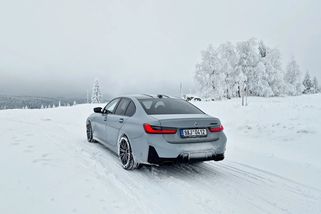 Tuhle chybu při přezouvání dělají i zkušení řidiči. Následky mohou být nebezpečné